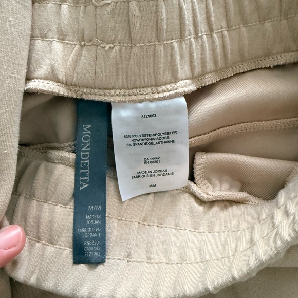 Mondetta Light Tan Lounge Set - Picture 2 of 3